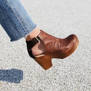 Free People Amber Orchard Clogs 7.5